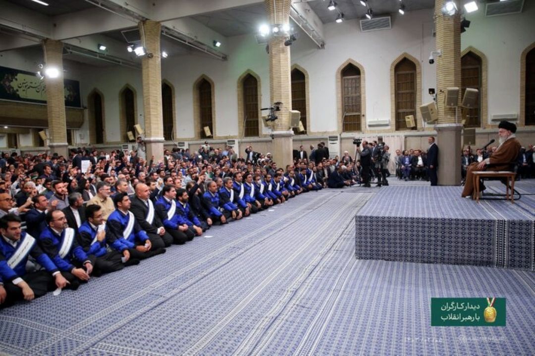 رهبر معظم انقلاب: با جهش تولید جیب و دست كارگر پُر می‌شود