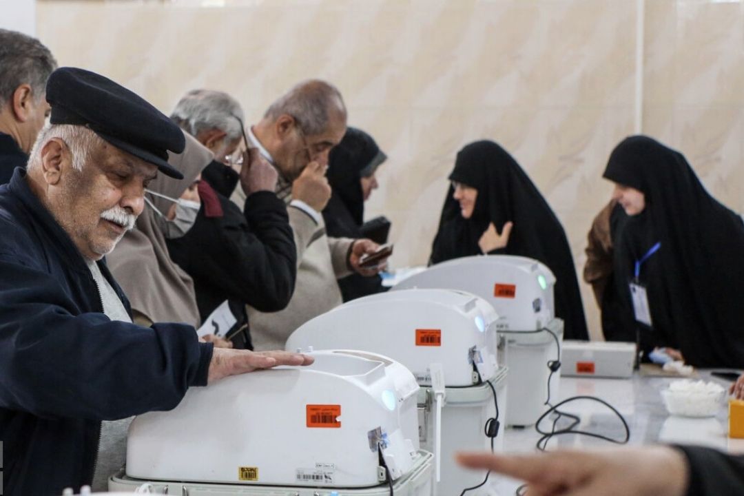 انتخابات الكترونیك در تهران/ دستگاه رأی‌گیری قابل هك نیست