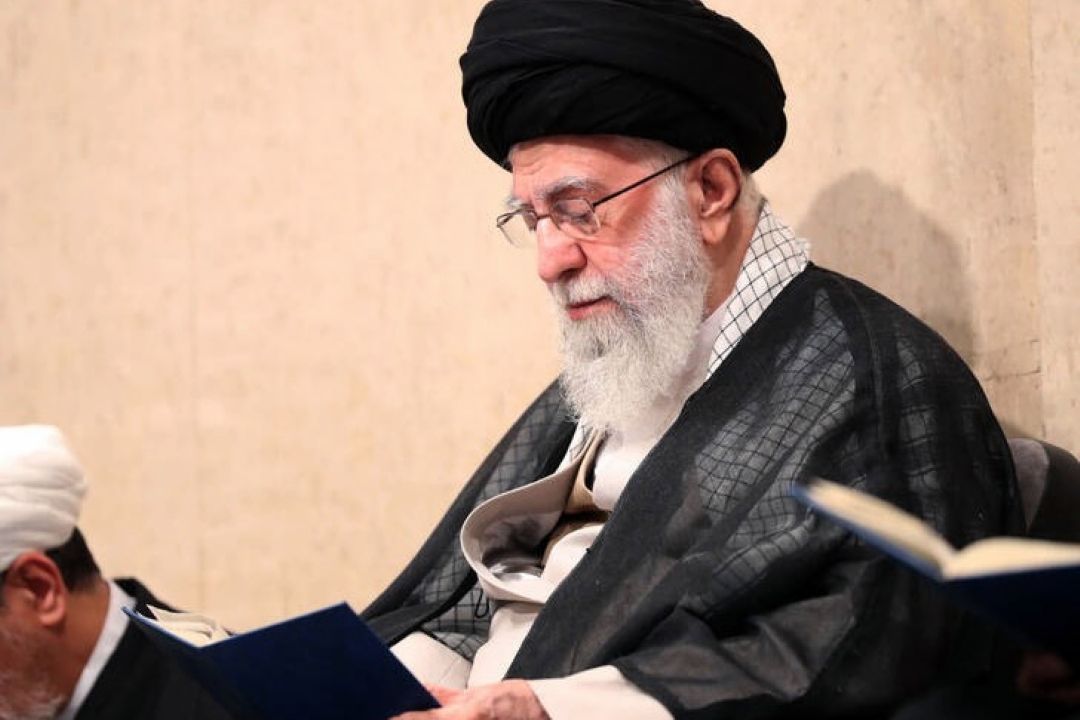 تصاویری از مراسم بزرگداشت رئیس جمهور فقید و همراهان گرامی ایشان در حسینیه امام خمینی (ره)