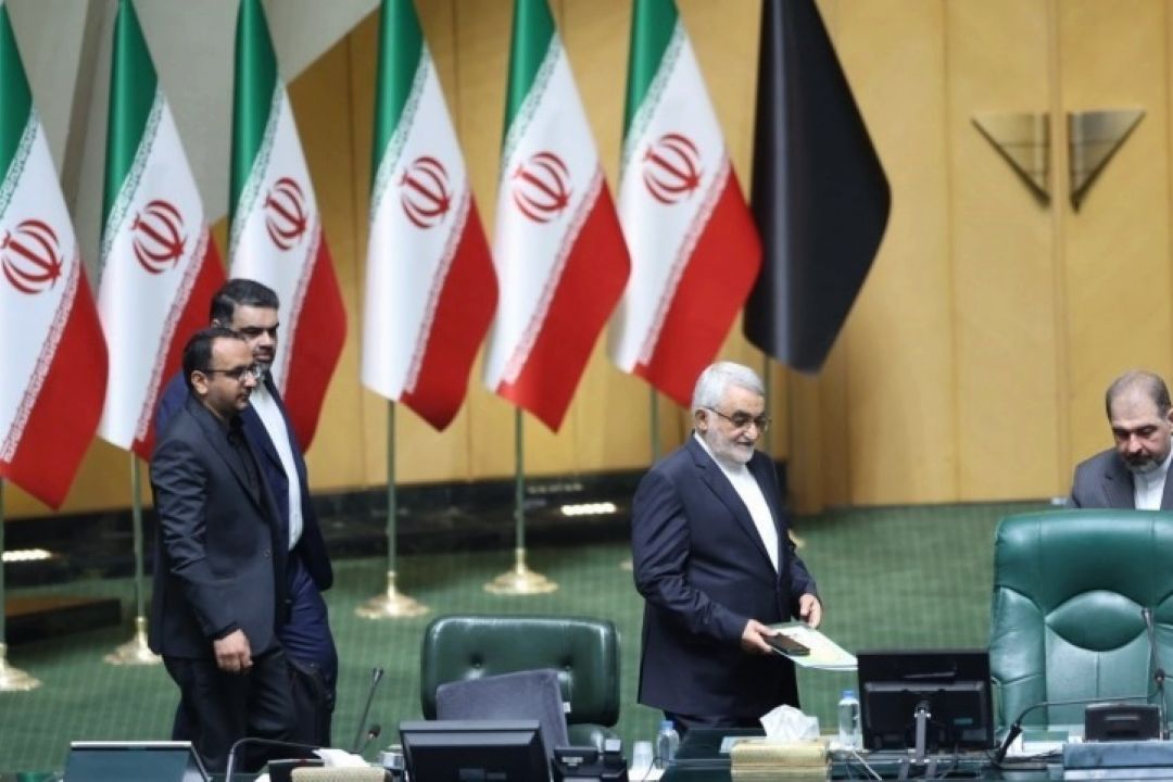 افتتاحیه مجلس دوازدهم|بروجردی رئیس سِنّی مجلس دوازدهم شد
