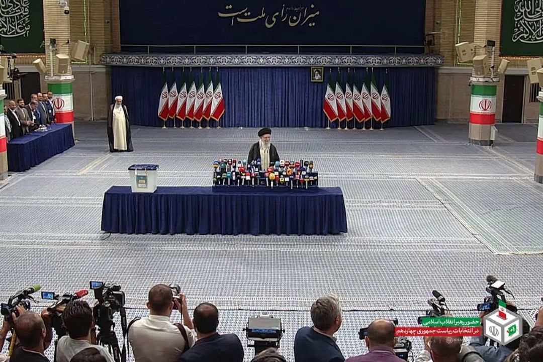  ‌گزارش تصویری حضور صبح امروز رهبر انقلاب در انتخابات ریاست جمهوری چهاردهم. 1403/4/8
