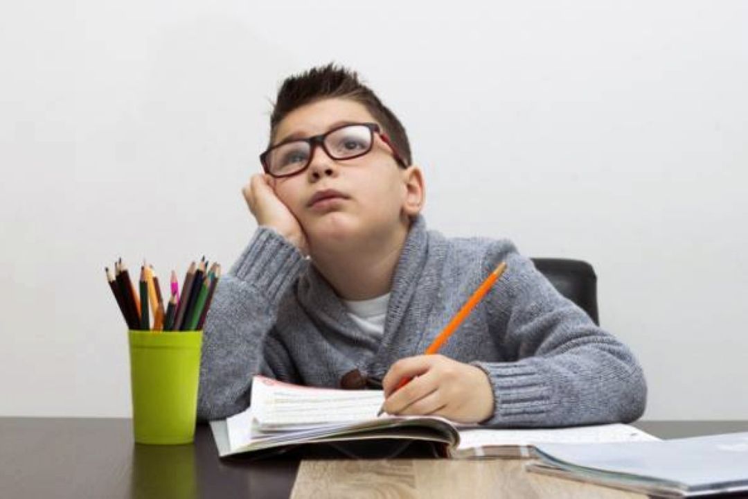 8 آسیب مشق نوشتن نامناسب دانش آموزان
