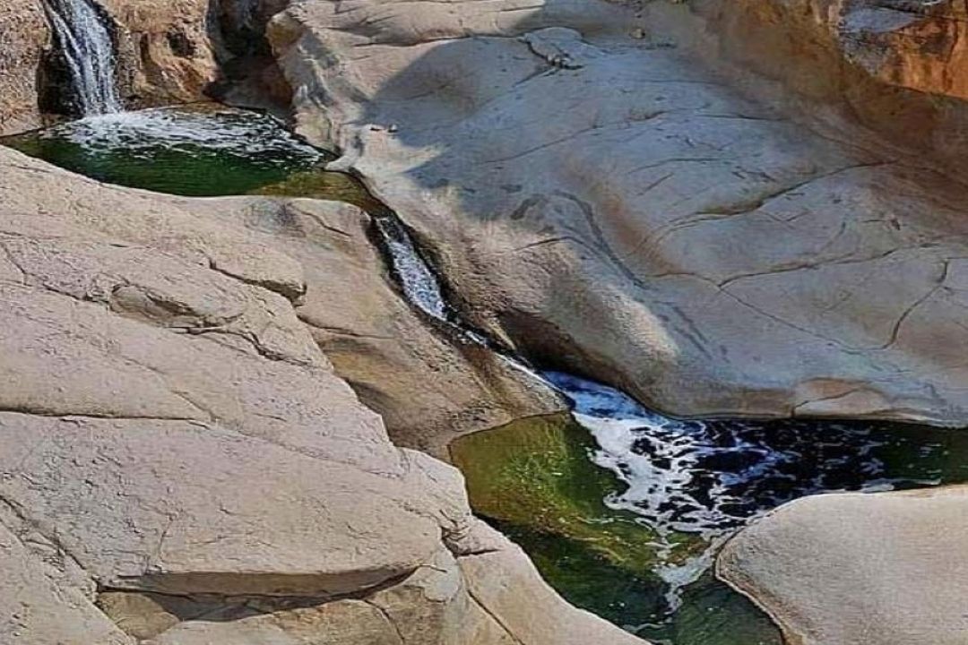  تنگه باغویه یكی از زیباترین جاذبه‌های گردشگری جنوب كشور