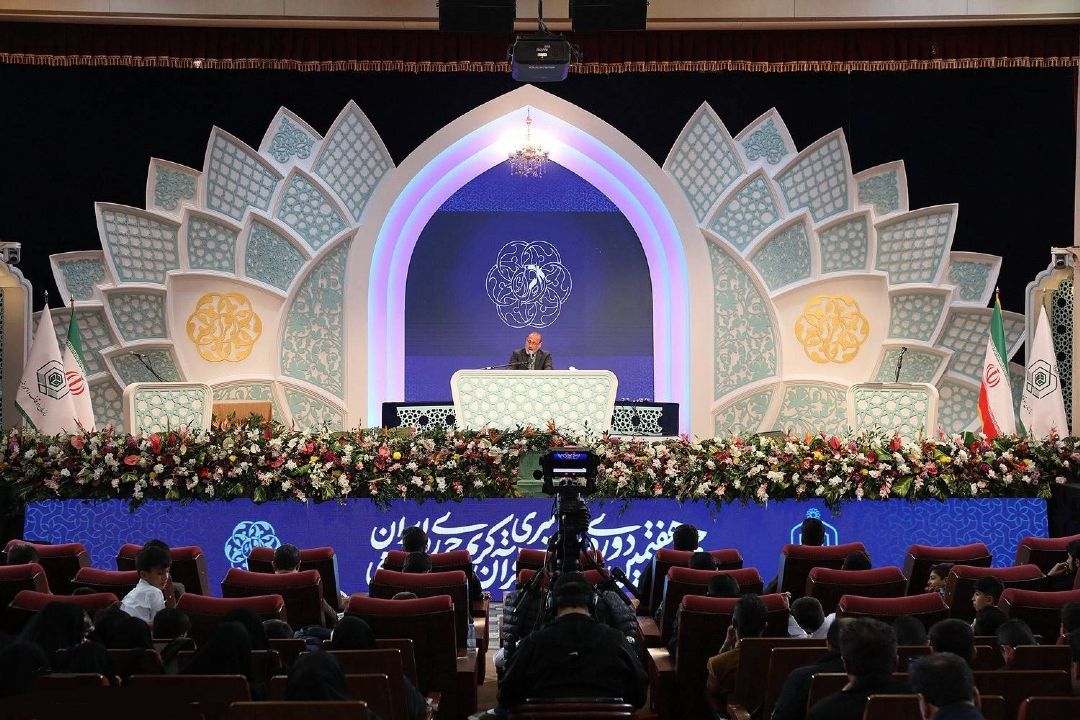 پوشش گسترده رقابت‌ شركت‌كنندگان قرائت و حفظ مسابقات سراسری قرآن در شبكه رادیویی قرآن 