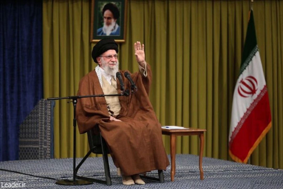 رهبر معظم انقلاب : مداحی باید آگاهی‌بخش و امیدآفرین باشد/ جمهوری اسلامی نیروی نیابتی ندارد