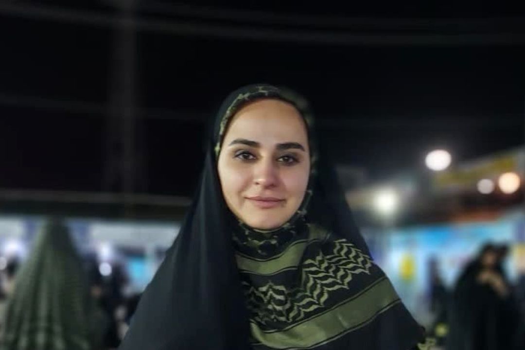 هنرمندان مردم را با فرهنگ و تفكر مقاومت آشنا كنند