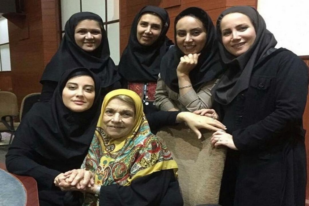 آشا محرابی شما را به "باغ آبی " رادیو نمایش دعوت می كند