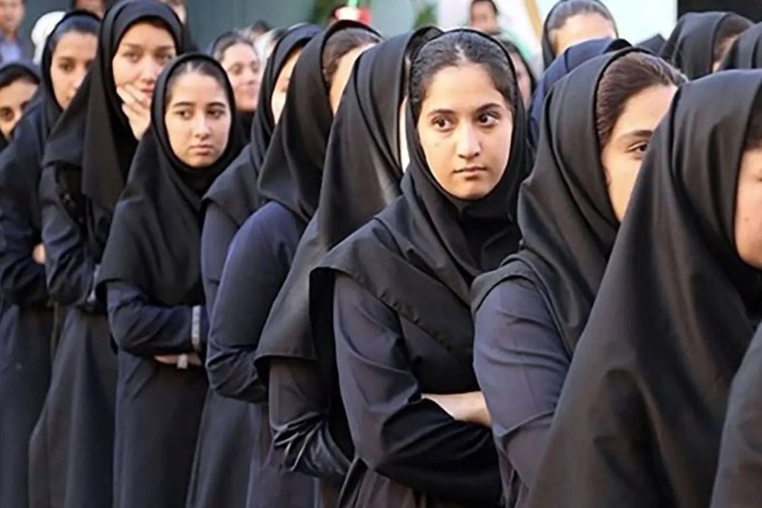  مسئله امروز دختران ما نداشتن و عدم تقویت عزت‌نفس است