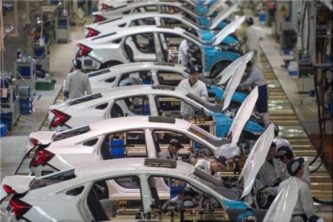 چالش قیمت‌گذاری خودرو و آینده خصوصی‌سازی در صنعت خودروسازی كشور
