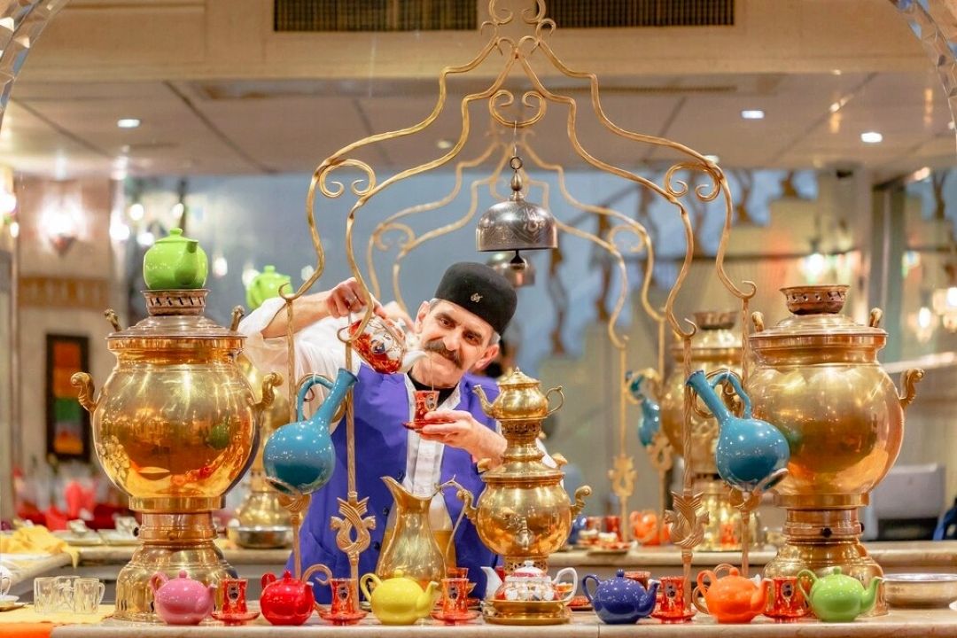 نقش قهوه‌خانه‌ها و فضاهای عمومی در شكل‌گیری فرهنگ عامه 