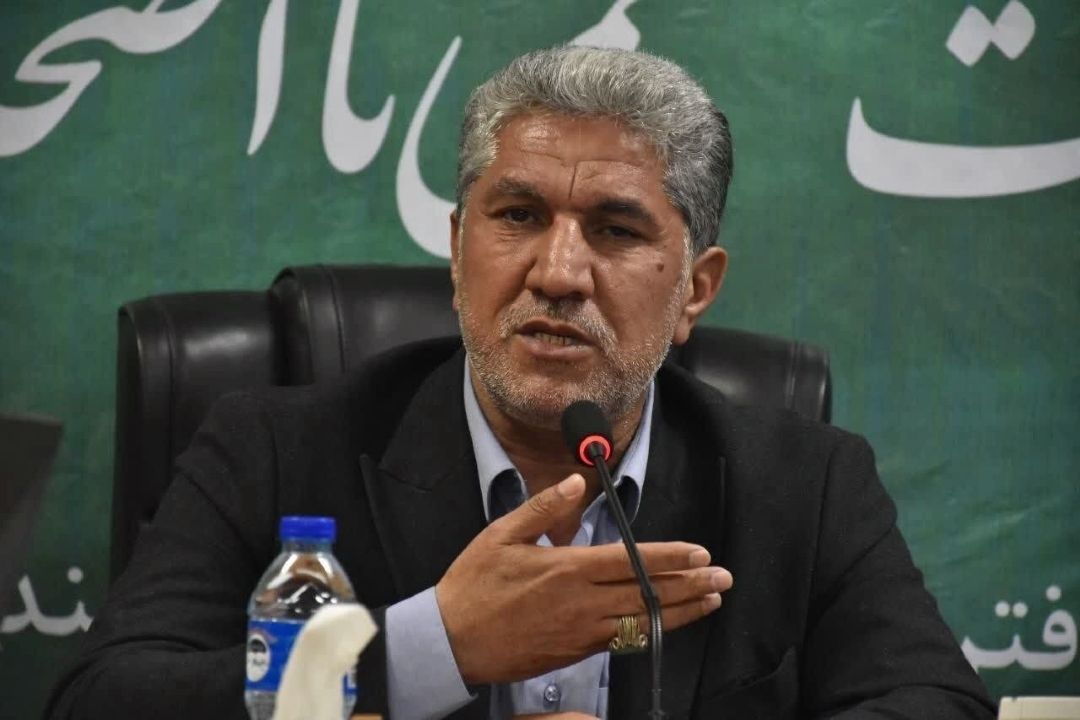  مردم و مسئولان باید دوشادوش هم پشتیبان نیروهای مسلح باشند