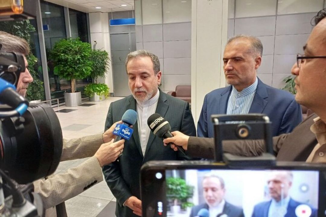 عراقچی: با پوتین درباره مقابله با تهدیدهای مشترك صحبت می‌كنیم