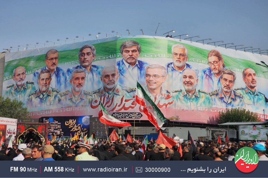 غرب شكاف بین مردم و حاكمیت را نشانه گرفته است