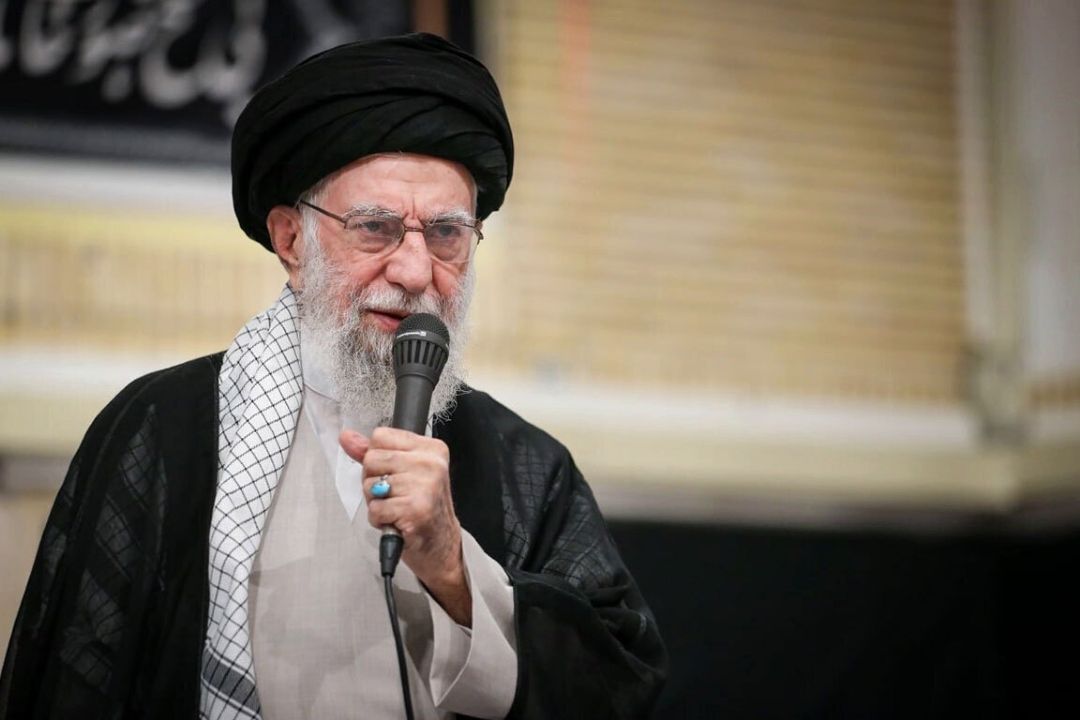كلید قدرت ایران در «دین» و «دانش»؛ رمزگشایی از بیانات رهبر انقلاب در مراسم تكریم خانواده شهدا