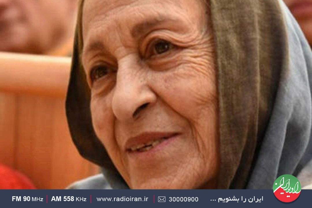 هنرمند مخاطب را به اندیشیدن وا می‌دارد
