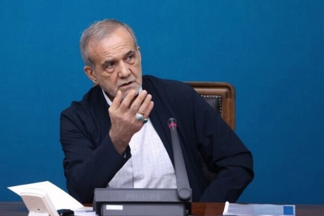 پزشكیان: دست از مدیران پروازی برداریم/از متخصصان دلسوز و بومی استانی استفاده كنیم