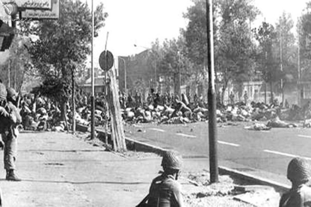 17 شهریور در تاریخ انقلاب به ما نشان داد كه مشاركت مردم، قدرتی ایجاد می كند كه هیچ قدرتی نمی تواند در مقابل آن ایستادگی كند