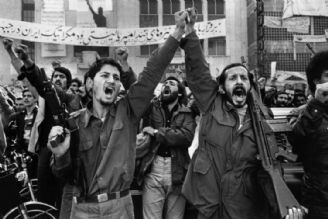 پیوند دین و سیاست خودش را در انقلاب اسلامی نشان داد