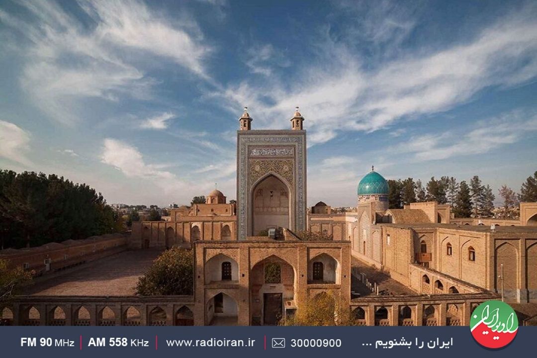 سلطان حسین بایقرا حامی هنرمندان شهر بود