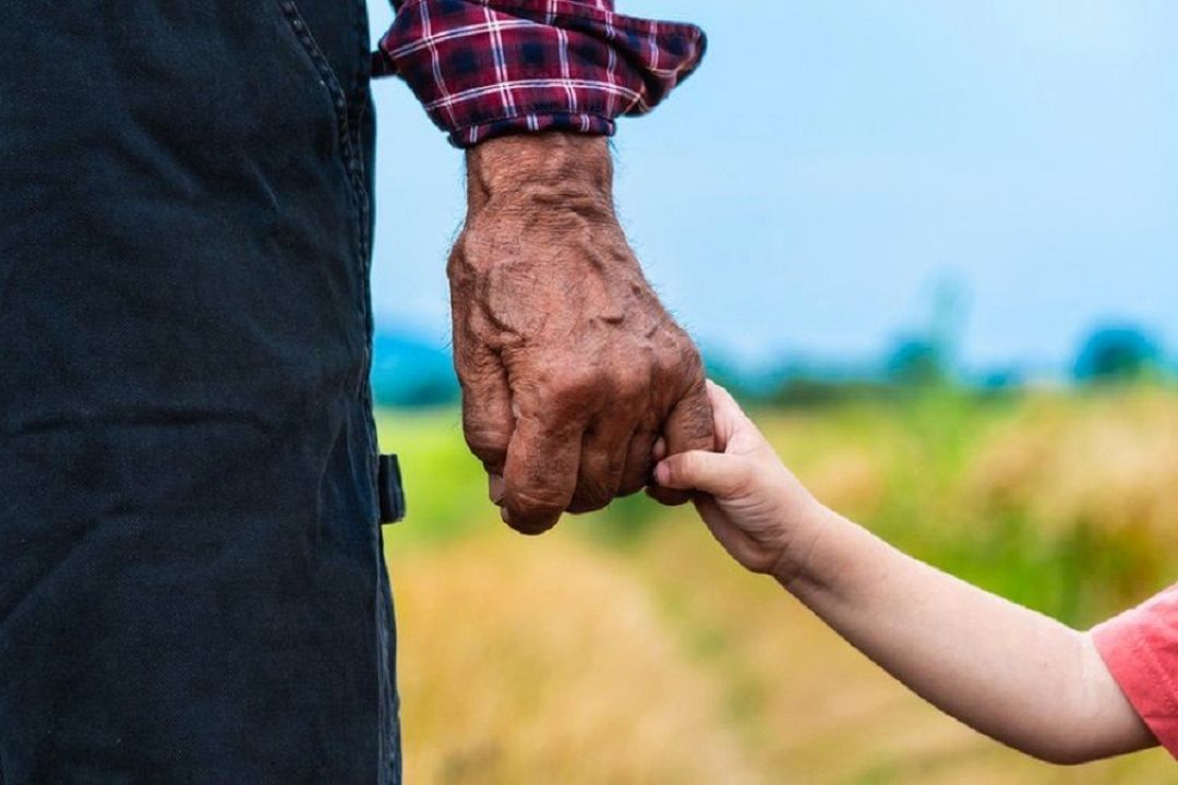 «خانواده مبارك» به مناسبت روز جهانی سالمند؛ مهربانی را از پدربزرگ‌ها و مادربزرگ‌ها بیاموزیم