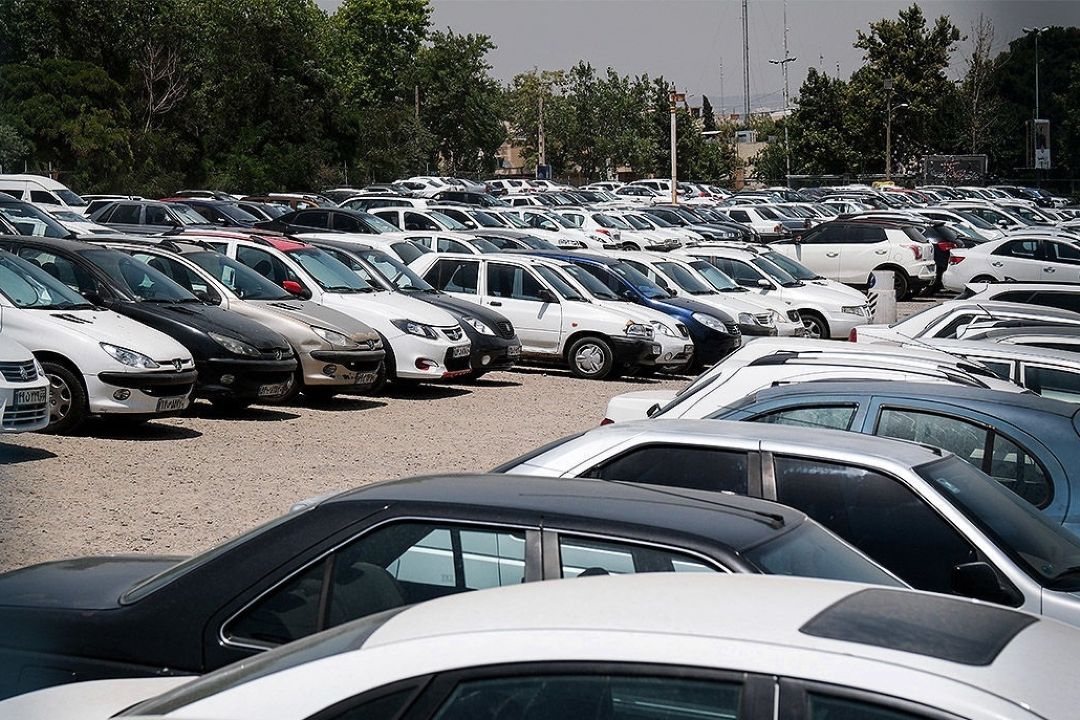 علت گرایش به خرید خودرو در شرایط كنونی، ركود بازار بورس و مسكن است