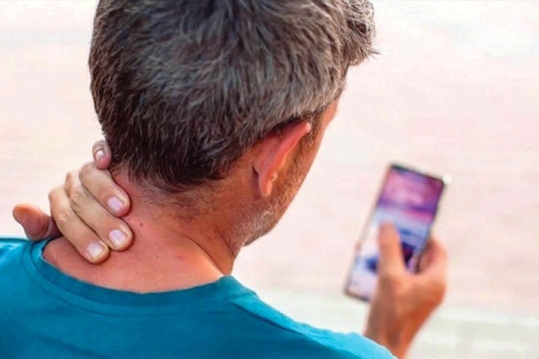 «سندروم گردن پیامكی»؛ بیماری شایع قرن بیست و یكم