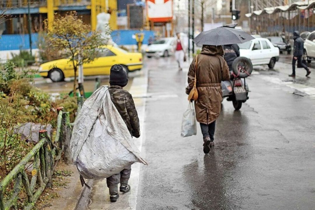 كودك زباله‌گرد، معلول یك فرایند اقتصادی سودآور و فاقد نظارت است