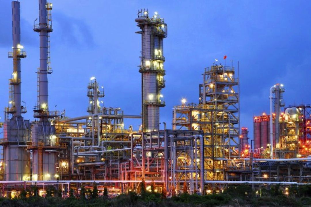 صنعت پتروشیمی؛ الگویی برای تحقق اقتصاد مقاومتی 