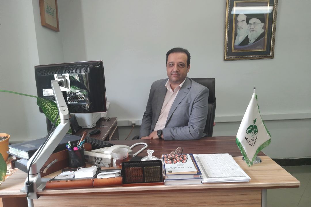   تركیب طنز و تخصص در «عصری نو»