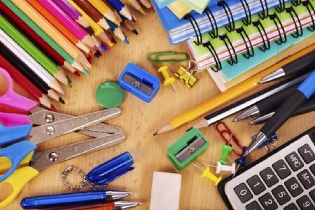 دولت با كاهش تعرفه و تسهیل واردات مواد اولیه، از صنعت نوشت‌افزار حمایت كند