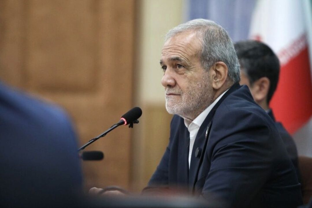 پزشكیان: بدن‌نمایی و برهنگی مغایر شأن زنان است