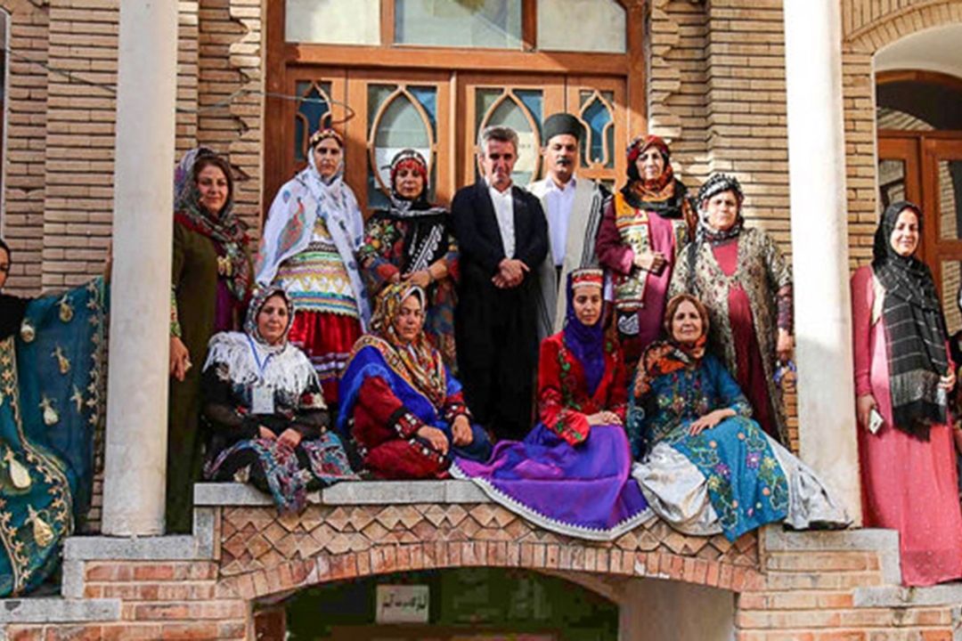 طبیعت خودش تصمیم گرفته اینجا را گلستان كند