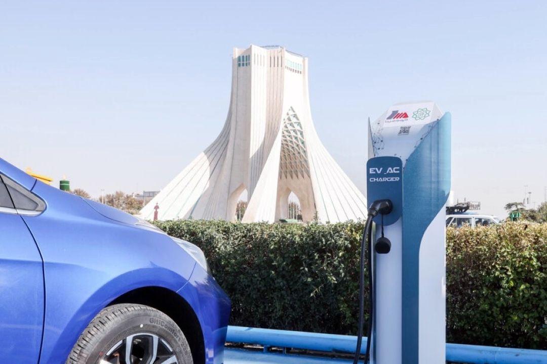 چالش‌های خودروهای برقی در ایران؛ از كمبود زیرساخت‌ها تا محدودیت‌های مسافرت بین‌شهری 