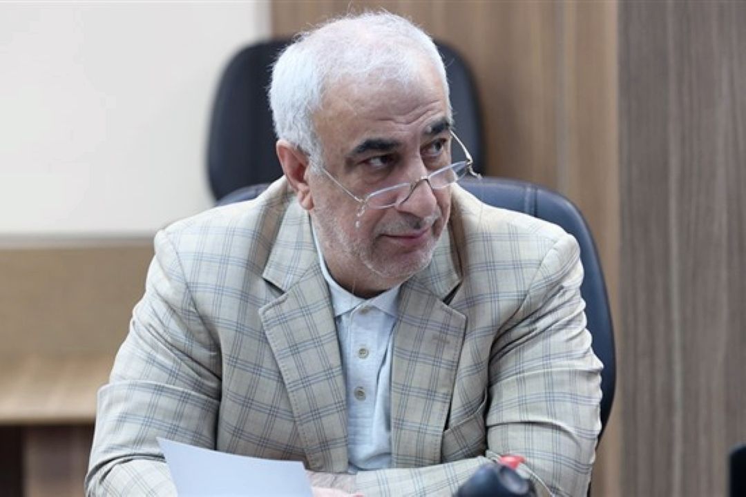 واردات بدون انتقال ارز، سیاستی آسیب‌زا اما برای جلوگیری از توقف تولید ضروری است 