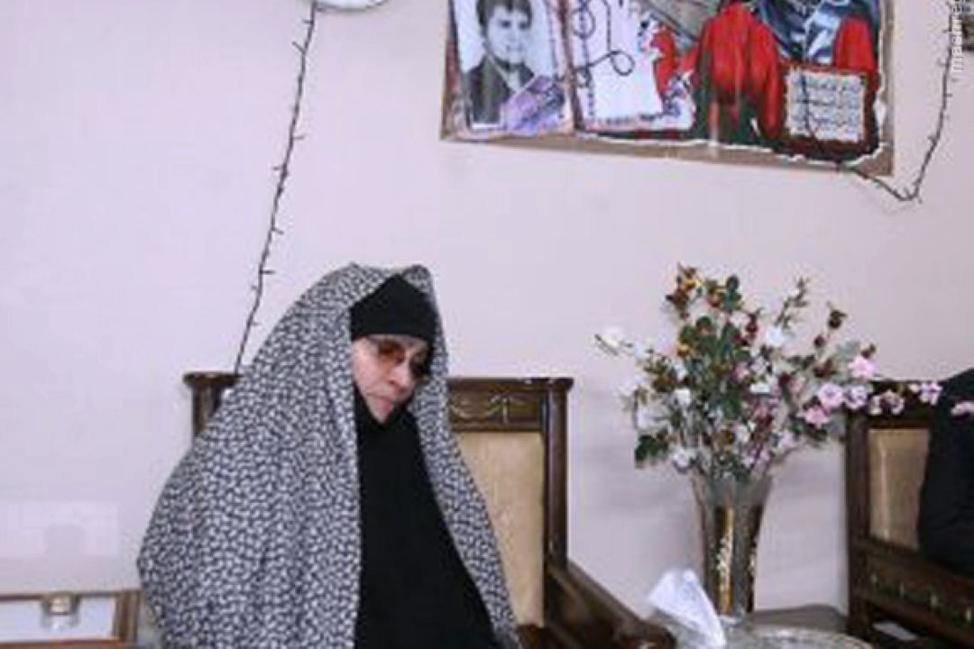 مرثیه‌سرایی یك مادر شهید