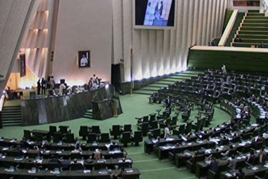 تعیین سقف معافیت مالیاتی برای كاركنان دولتی و غیردولتی 