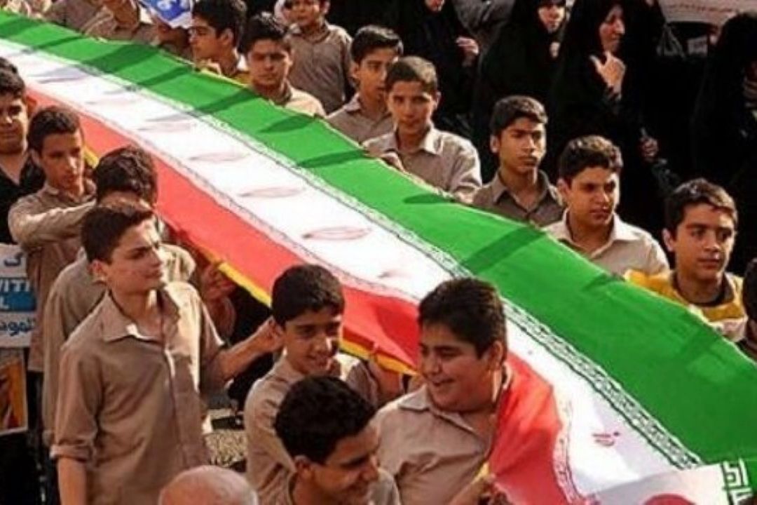 توفیقات و حقیقت انقلاب باید برای جوانان امروز تبیین شود