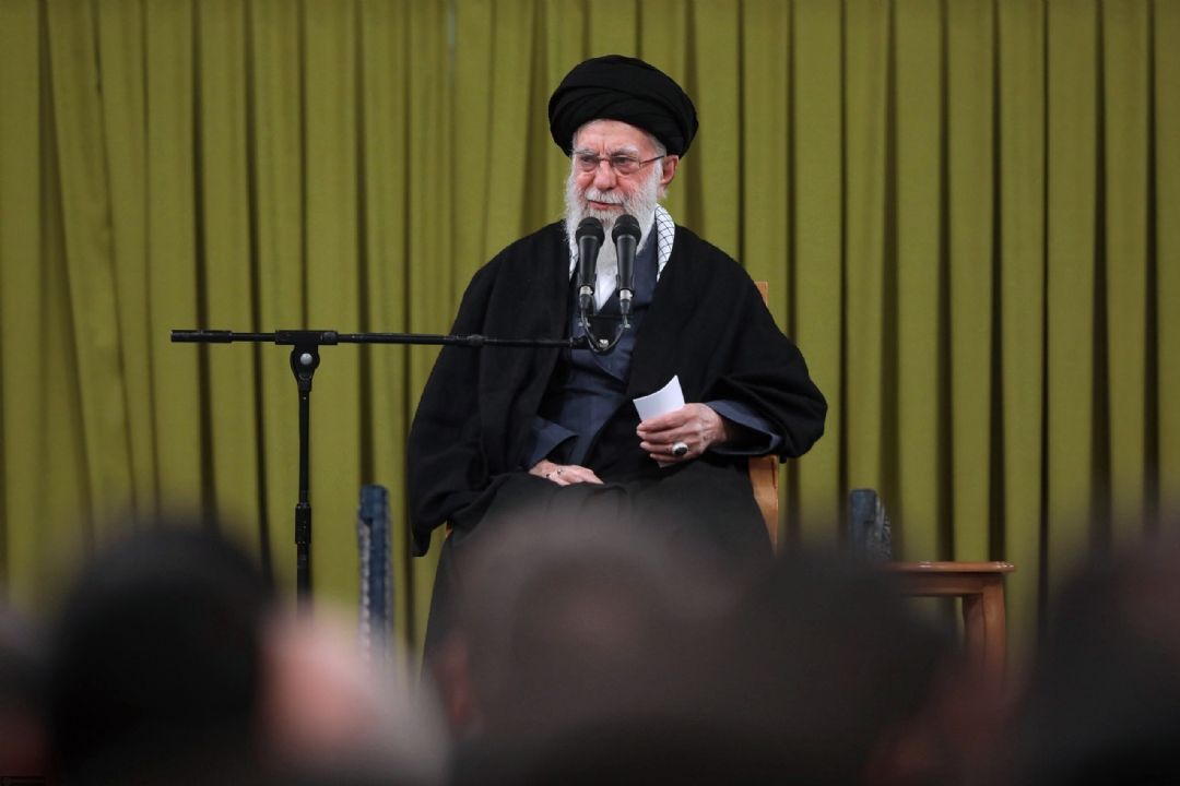 رهبر انقلاب: اگر جنگی راه بیندازند این بار جنگ منطقه‌ای خواهد بود