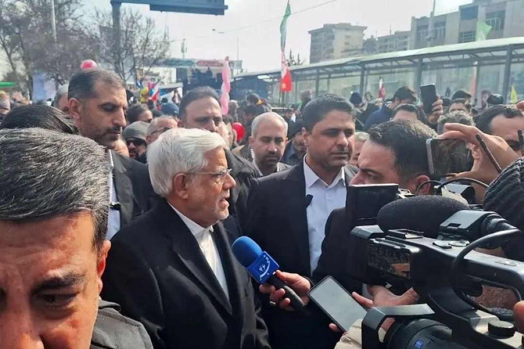 عارف: حضور مردم در راهپیمائی 22 بهمن، شیطنت‌های دشمن را خنثی می‌كند
