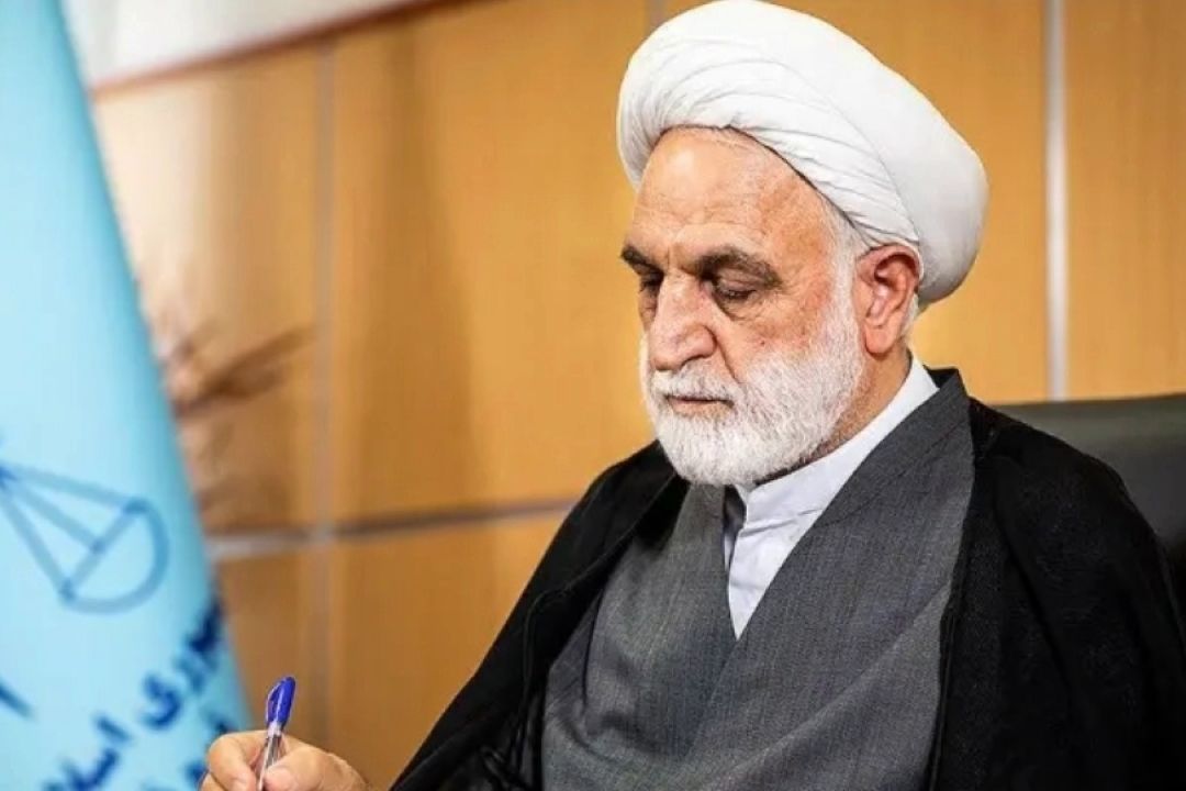 ملت ایران هرگز از خون رهبر قهرمان خویش نخواهد گذشت