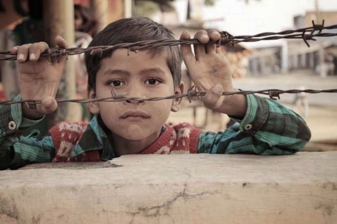«لبخند، پشت سیم خاردار» به روایت رادیو صبا