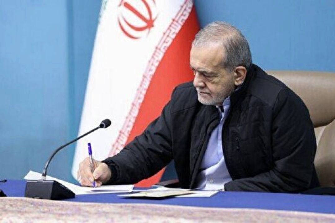 پزشكیان: دشمنان مكار آرزوی تسلیم ایران را به گور می‌برند
