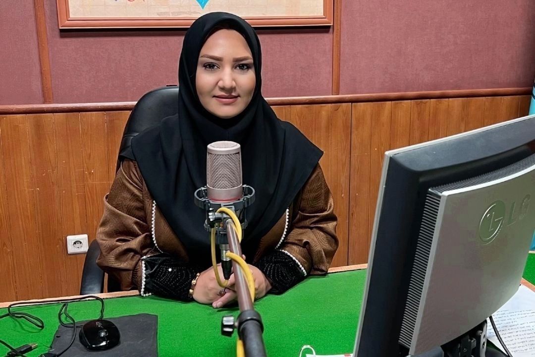 رادیو، روایتگر ایستادگی است