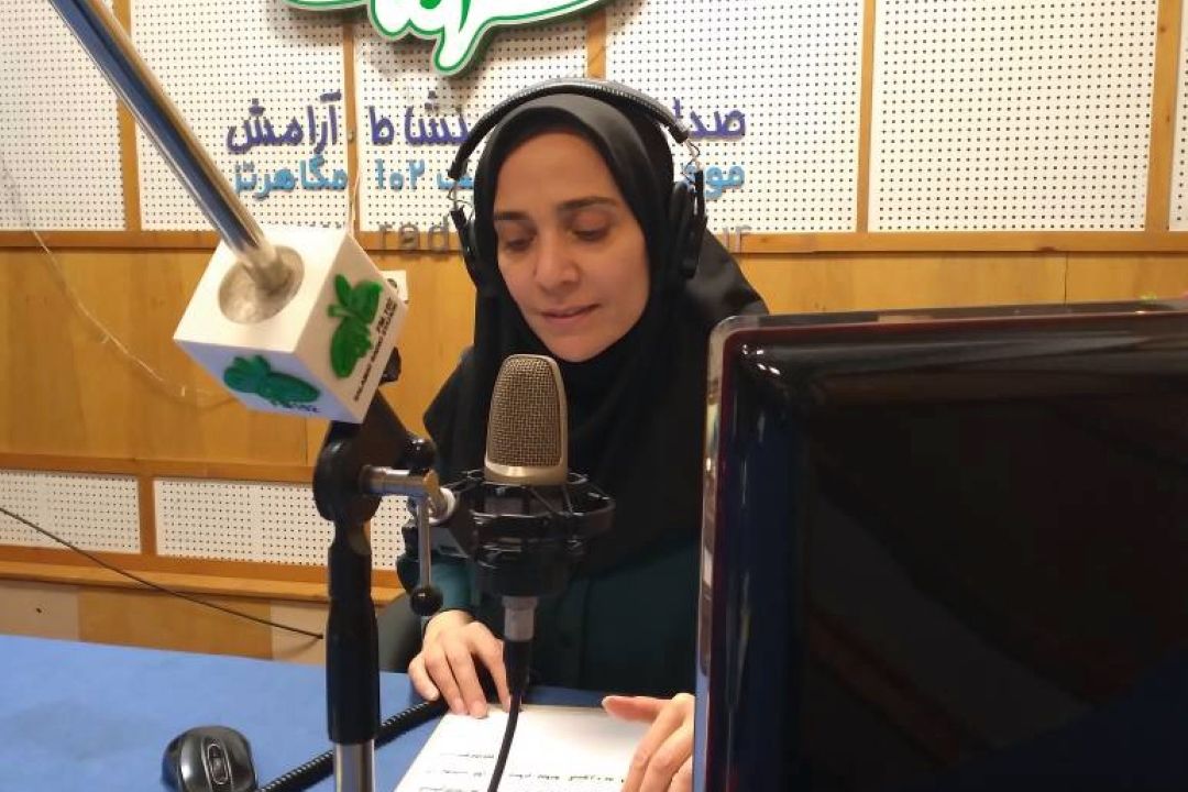 رادیو در تحقق اقتصاد مقاومتی زیر سایه وحدت و امنیت ملی نقش محوری دارد