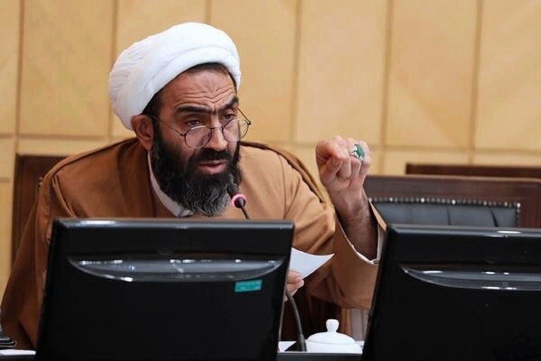  مجلس برای مقابله با همكاری با رسانه‌ها و دولت‌های متخاصم، قانون‌گذاری كرد