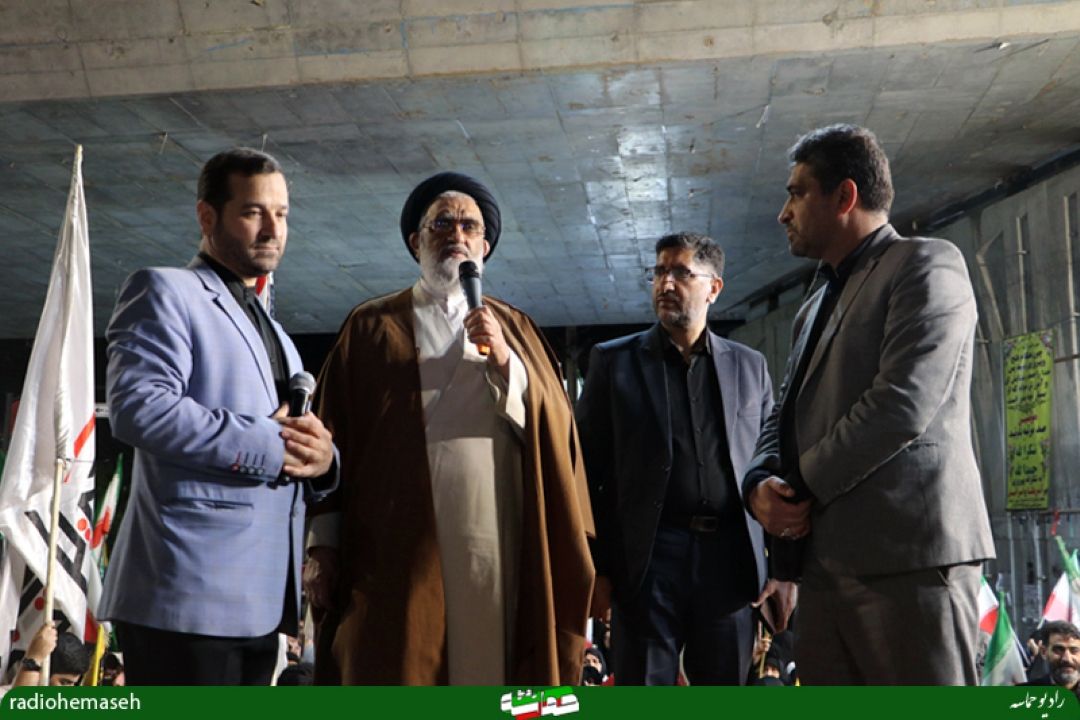 حضور تولیت محترم حرم مطهر حضرت معصومه (س) در استیج «رادیو حماسه»