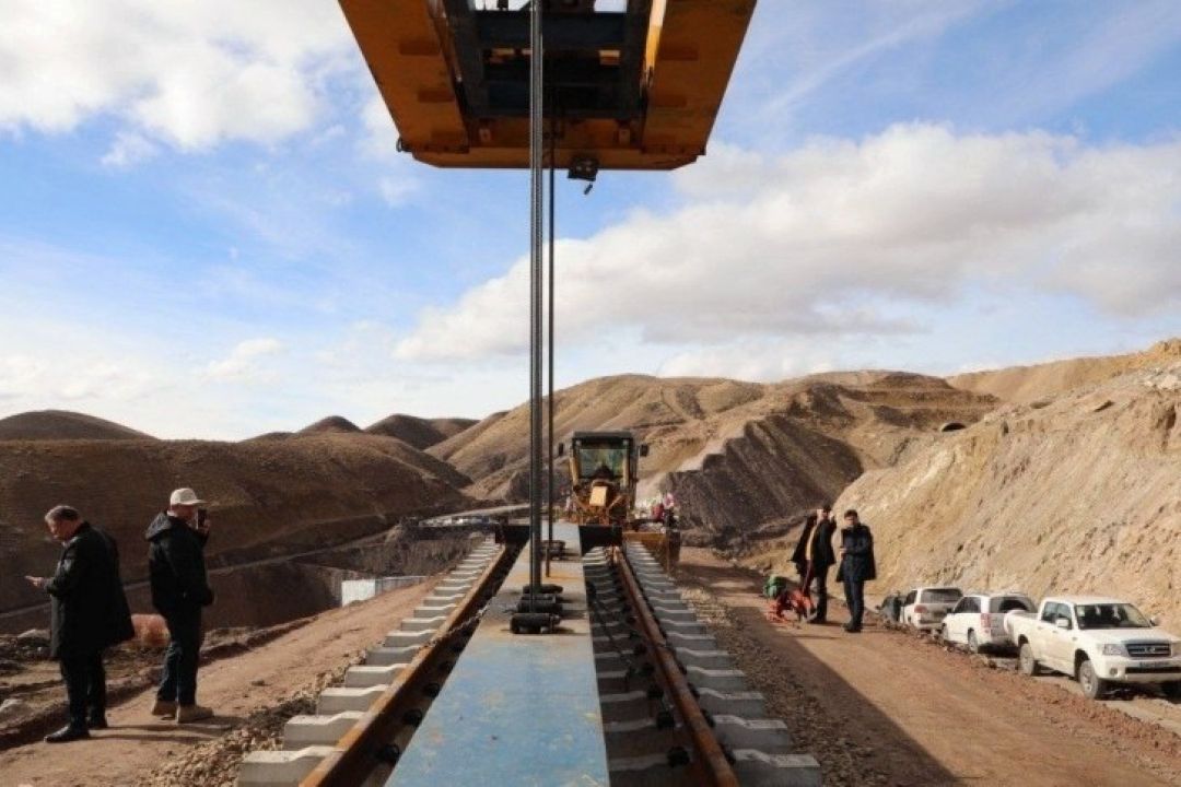  بازسازی فوق‌سریع خطوط ریلی كشور پس از حملات دشمن