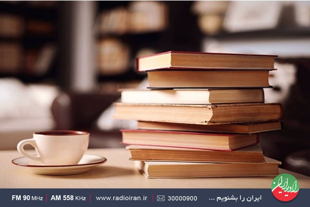 جنگ و صلح روی میز تالار‌آینه