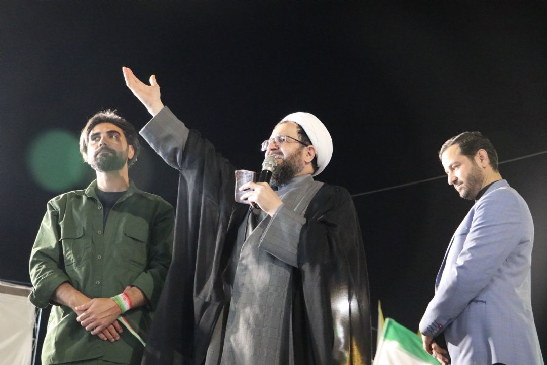 حضور استاد ماندگاری در برنامه میدانی «رادیو حماسه» 