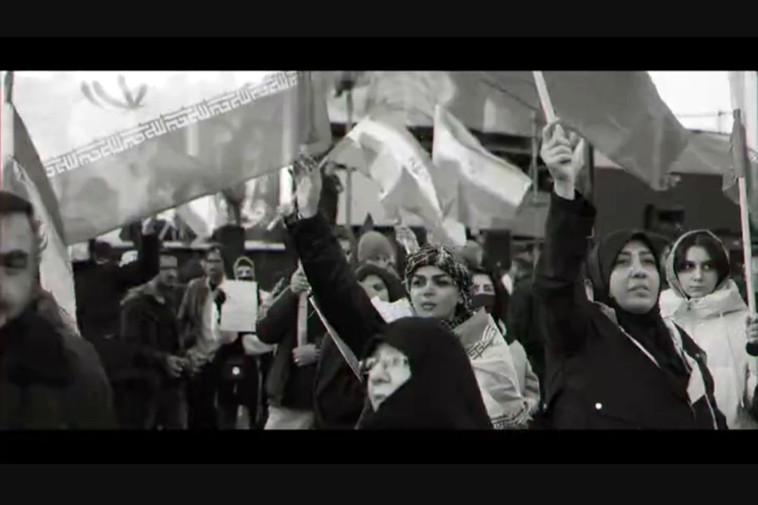 سینه‌های سپركردۀ مردم مؤمن؛ مدافع جمهوری اسلامی